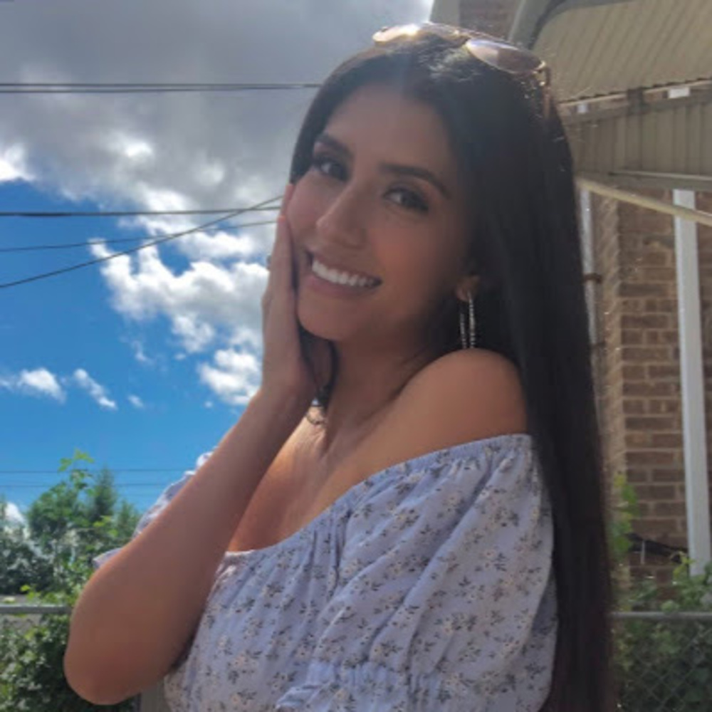 Meet your Posher, Alejandra